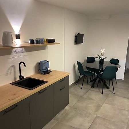 La Casa Di Sole Apartment เนเปิลส์ ภายนอก รูปภาพ