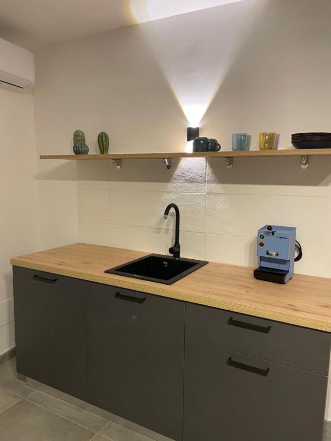 La Casa Di Sole Apartment เนเปิลส์ ภายนอก รูปภาพ