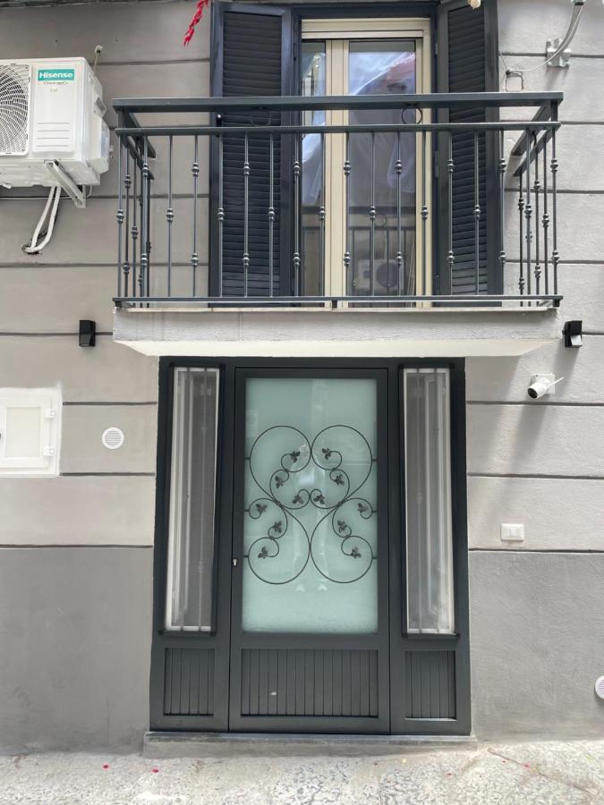 La Casa Di Sole Apartment เนเปิลส์ ภายนอก รูปภาพ